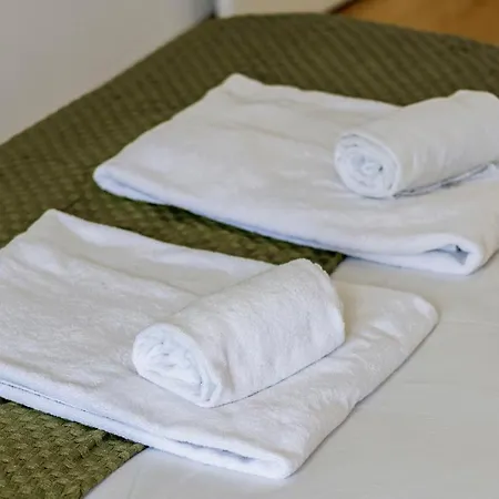 Apartment 1br Retreat In Prime Location By Lovelystay *